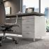 Bureau direction avec plateau mélaminé eucalyptus, avec retour sur caisson de rangement en mélaminé blanc, gamme Cheiron - France Bureau