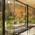Banc d\'accueil en acier noir assise bois chêne teinté toffee sans sangles, gamme Dry banc - France Bureau