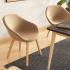 Fauteuil d\'accueil pieds bois naturel en tissu ou cuir, gamme Nazko - France Bureau