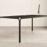Design géométrique et finitions soignées pour cette table métallique professionnelle – gamme Turano – France bureau